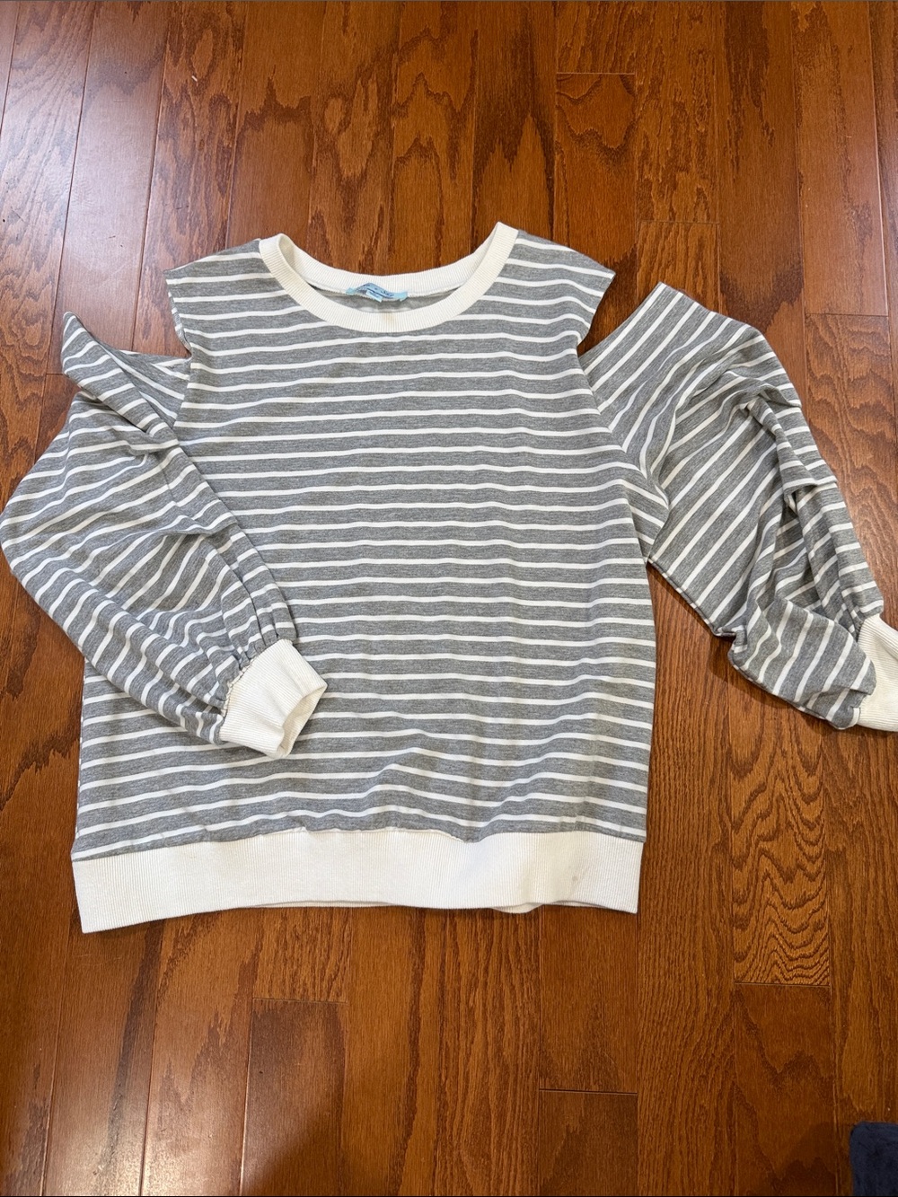 She & Sky Striped Cold Shoulder Sweatshirt Women’s Size Large
